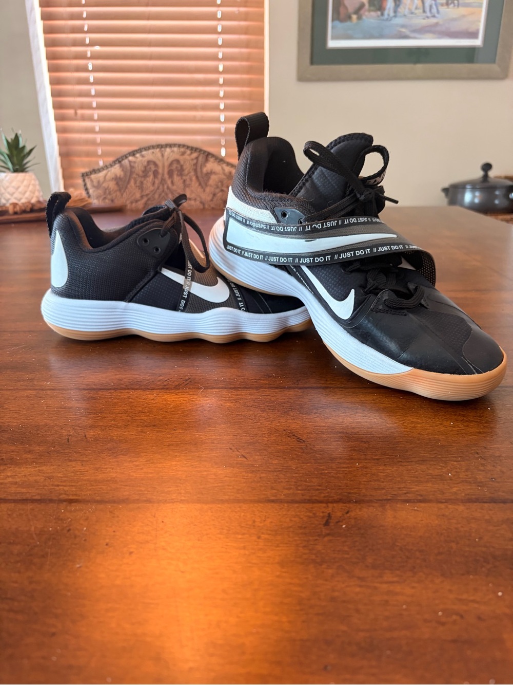 Nike React Hyperset Women’s Black & White Low-Top Volleyball Sneakers